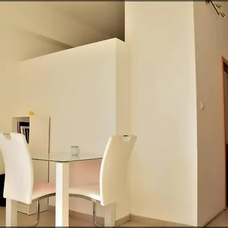Apartment House Split