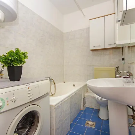 House Apartment *