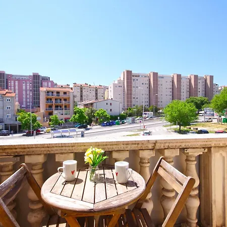 House Apartment *